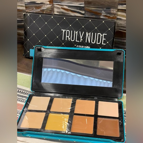 Makeup bundle #2 - Picture 3 of 4